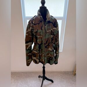 Vintage US Military Army Cold Weather Field Woodland Camo Jacket Medium